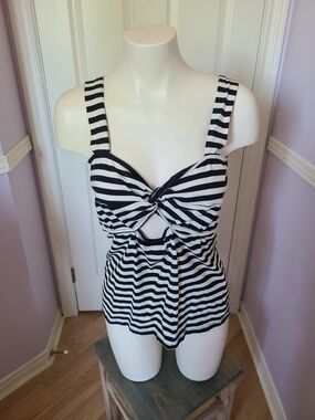 H&M Black and White Striped Top
